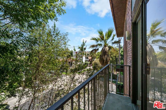 869 S Wooster Street 301, Los Angeles, CA 90035