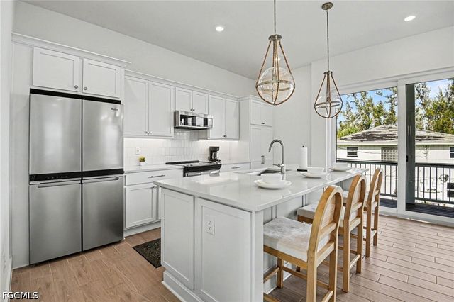 224 Fairweather LN, Fort Myers Beach, FL 33931