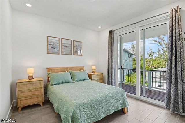 224 Fairweather LN, Fort Myers Beach, FL 33931