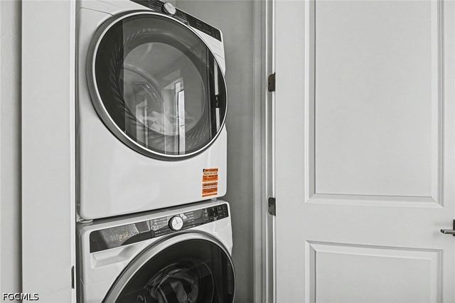 224 Fairweather LN, Fort Myers Beach, FL 33931