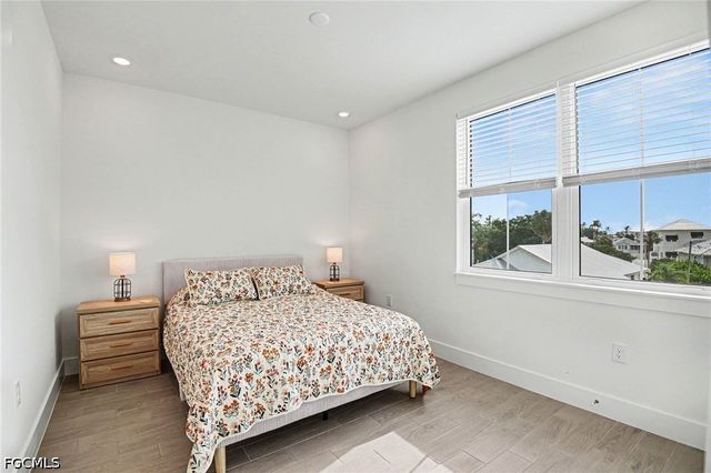 224 Fairweather LN, Fort Myers Beach, FL 33931
