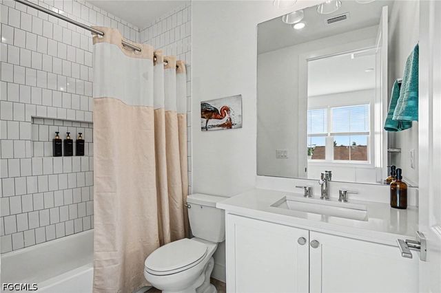 224 Fairweather LN, Fort Myers Beach, FL 33931