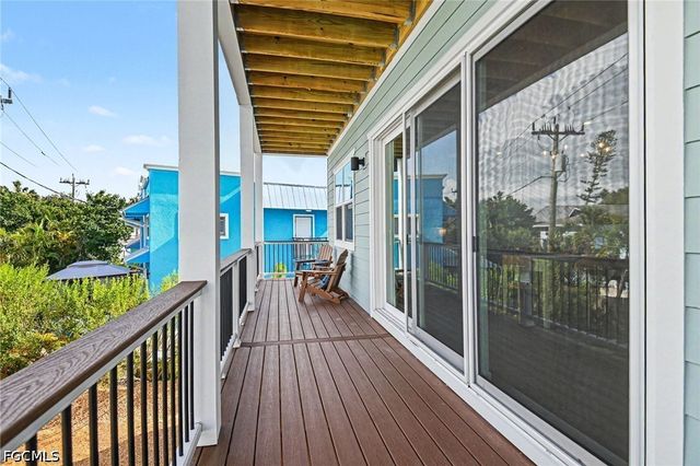 224 Fairweather LN, Fort Myers Beach, FL 33931