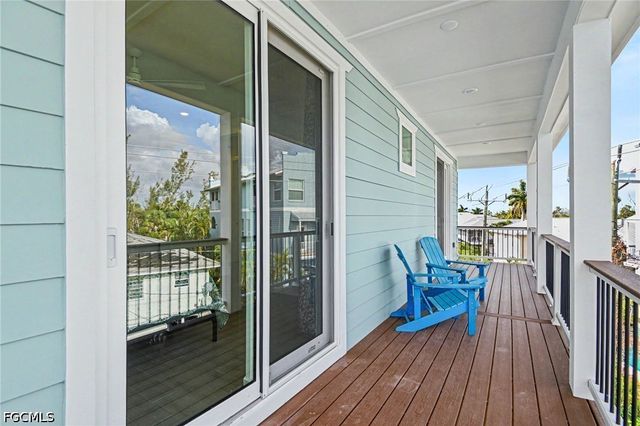 224 Fairweather LN, Fort Myers Beach, FL 33931