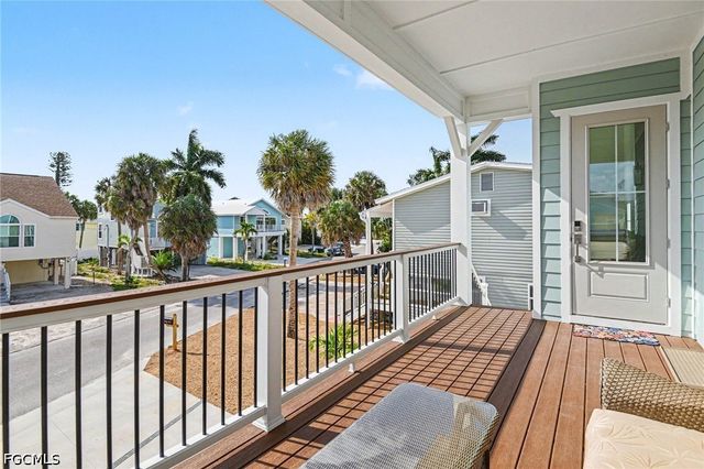 224 Fairweather LN, Fort Myers Beach, FL 33931