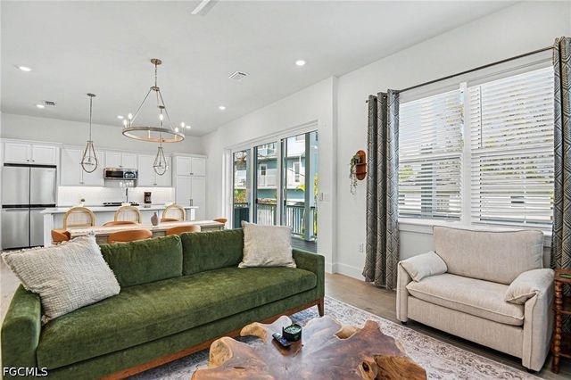 224 Fairweather LN, Fort Myers Beach, FL 33931