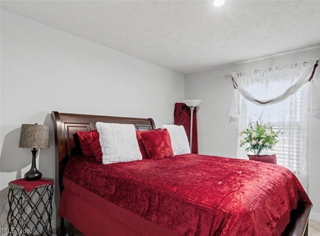 346 Lakewick Lane, Willowick, OH 44095