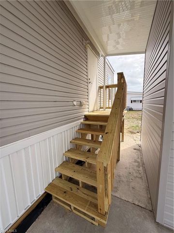 827 Peaceful DR, North Fort Myers, FL 33917