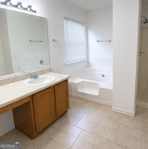 65 Waters Edge Way, Fayetteville, GA 30215