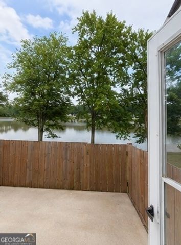 65 Waters Edge Way, Fayetteville, GA 30215