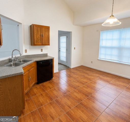 65 Waters Edge Way, Fayetteville, GA 30215