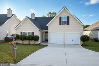 65 Waters Edge Way, Fayetteville, GA 30215