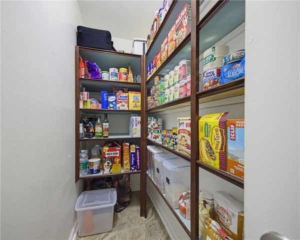 113 E Janin Cir, Portland, TX 78374