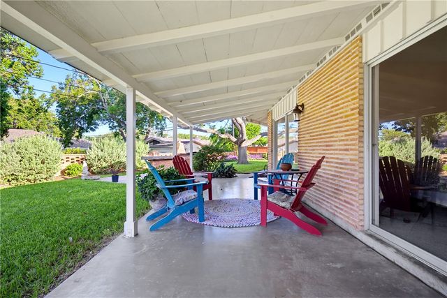 113 E Janin Cir, Portland, TX 78374