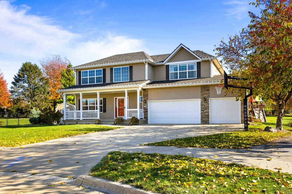2710 Windsor Drive, Norwalk, IA 50211