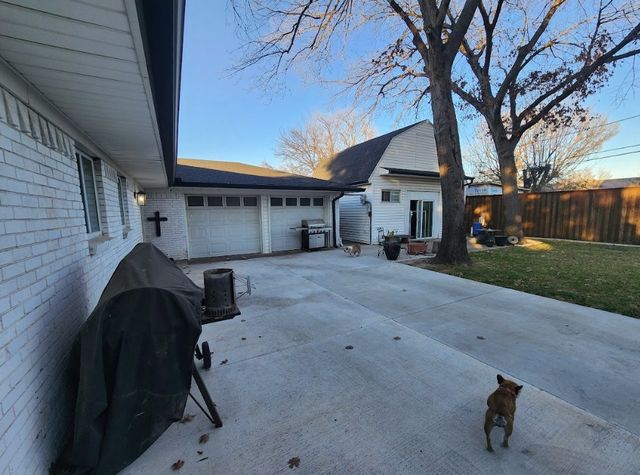 2129 Goerte Drive, Grand Prairie, TX 75051