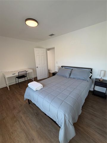 1215 NE 109th St 1215, Miami, FL 33161