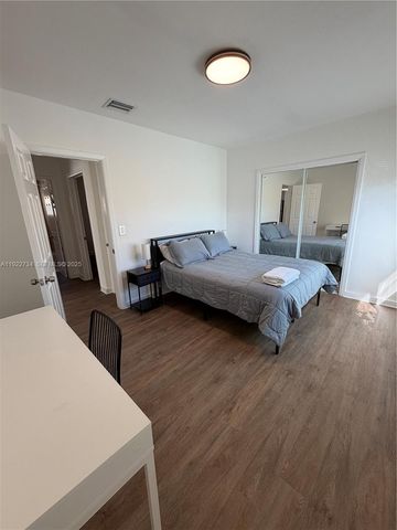 1215 NE 109th St 1215, Miami, FL 33161