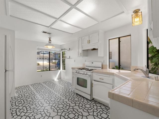 6923 Whitecap, Carlsbad, CA 92011