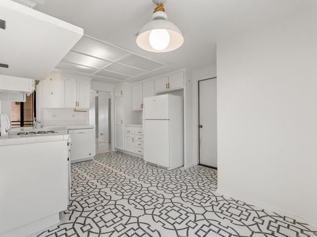 6923 Whitecap, Carlsbad, CA 92011