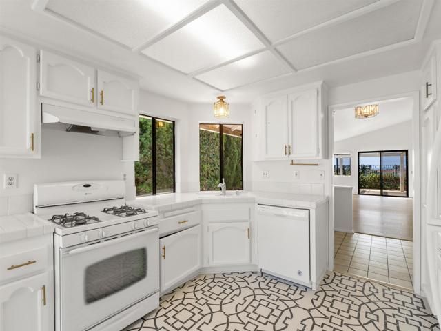 6923 Whitecap, Carlsbad, CA 92011