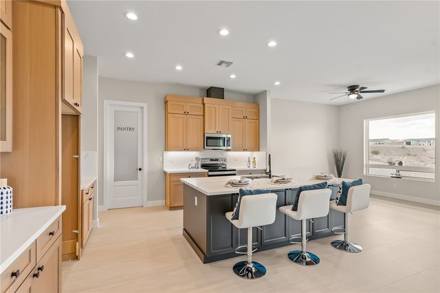 3090 Canyon De Chelly Drive, Bullhead City, AZ 86429