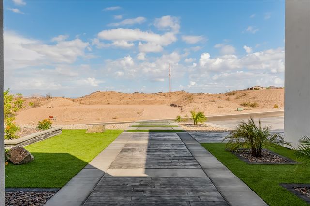 3090 Canyon De Chelly Drive, Bullhead City, AZ 86429