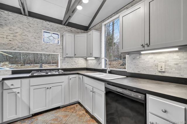 98 Mount Airy Road S, Croton-on-hudson, NY 10520