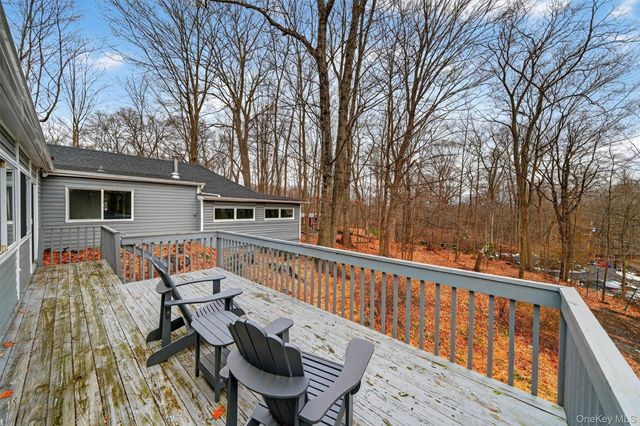 98 Mount Airy Road S, Croton-on-hudson, NY 10520