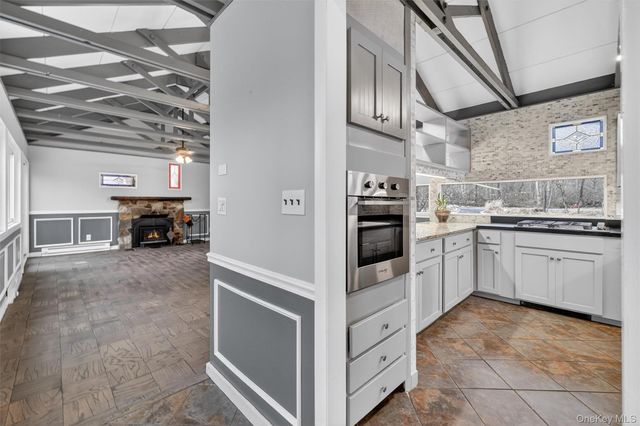 98 Mount Airy Road S, Croton-on-hudson, NY 10520