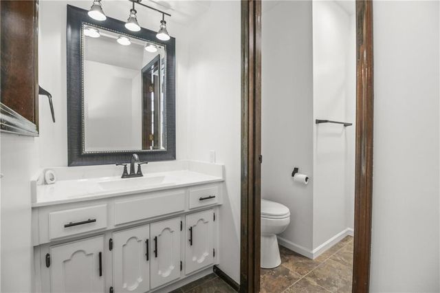2016 N Lazy Branch Road, Independence, MO 64058