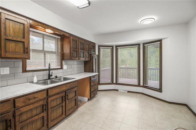 2016 N Lazy Branch Road, Independence, MO 64058