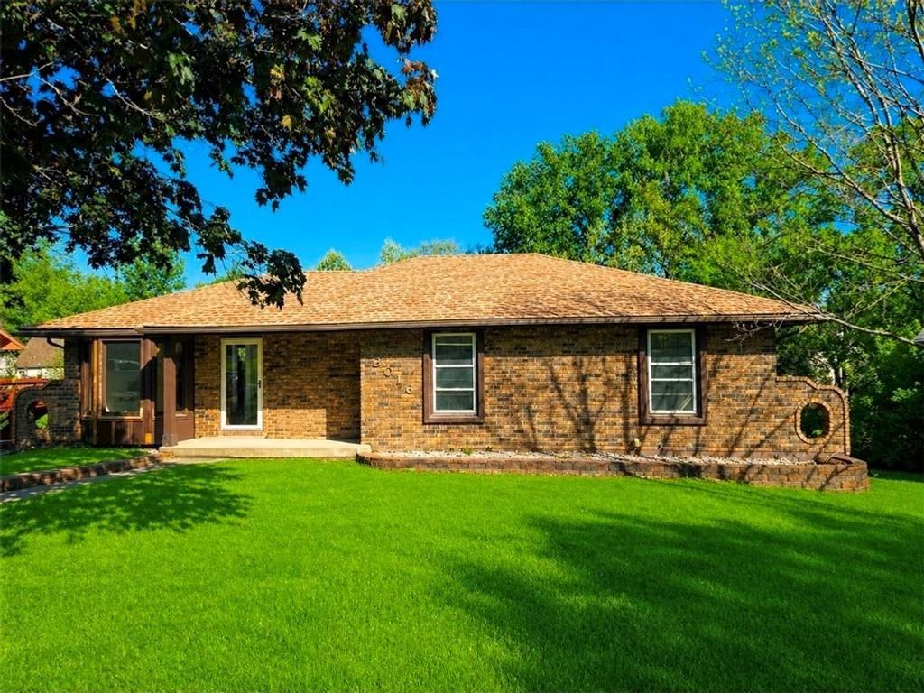 2016 N Lazy Branch Road, Independence, MO 64058