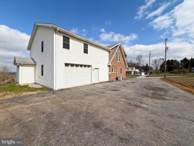 5765 GLATFELTERS STATION, Seven Valleys, PA 17360