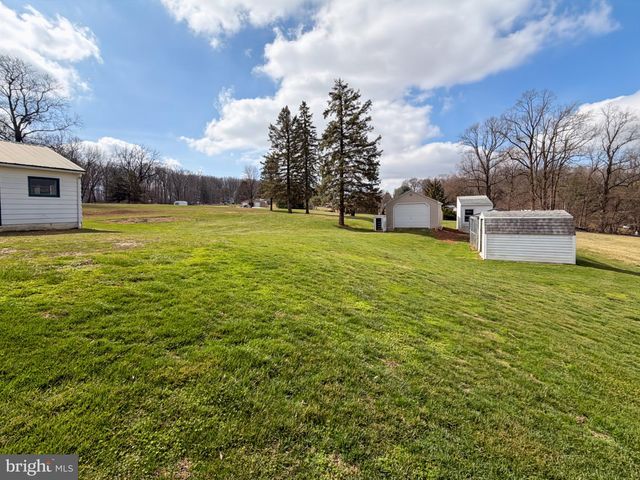 5765 GLATFELTERS STATION, Seven Valleys, PA 17360