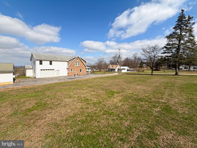 5765 GLATFELTERS STATION, Seven Valleys, PA 17360