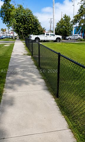 119 NW 3rd St, Hallandale Beach, FL 33009