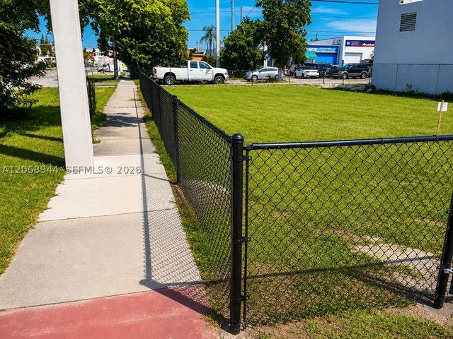 119 NW 3rd St, Hallandale Beach, FL 33009