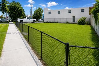 119 NW 3rd St, Hallandale Beach, FL 33009
