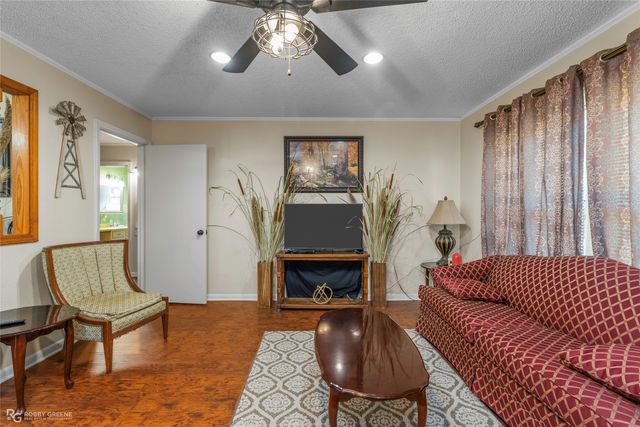 1815 S Brookwood Drive, Shreveport, LA 71118