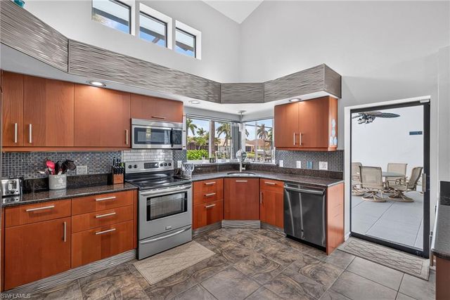 1124 Whiteheart CT, Marco Island, FL 34145