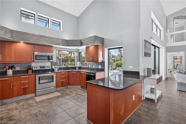 1124 Whiteheart CT, Marco Island, FL 34145