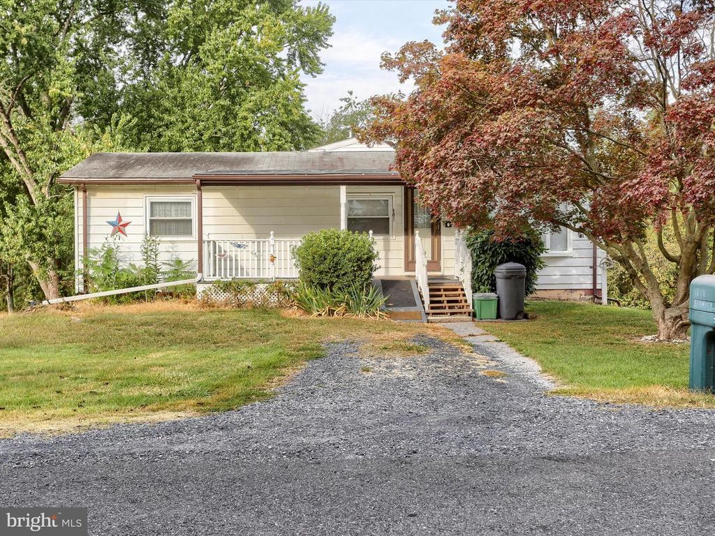 1028 KATHRYN AVE, Dauphin, PA 17018