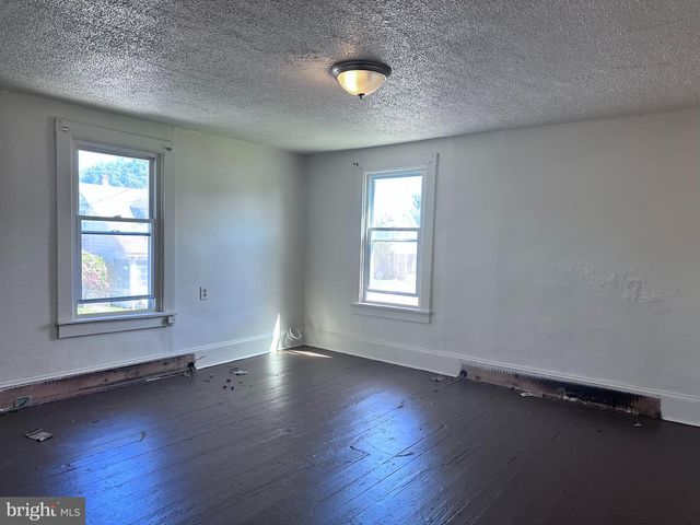 420 W DIVISION ST, Dover, DE 19904