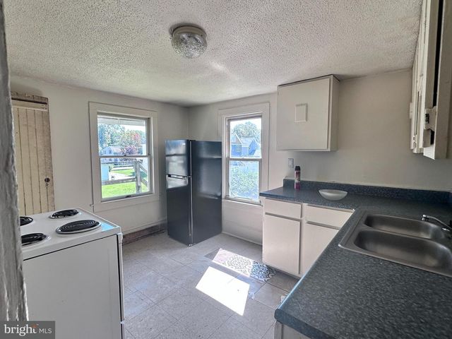 420 W DIVISION ST, Dover, DE 19904