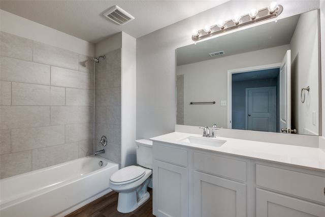 2424 Garden Drive, Dallas, TX 75215