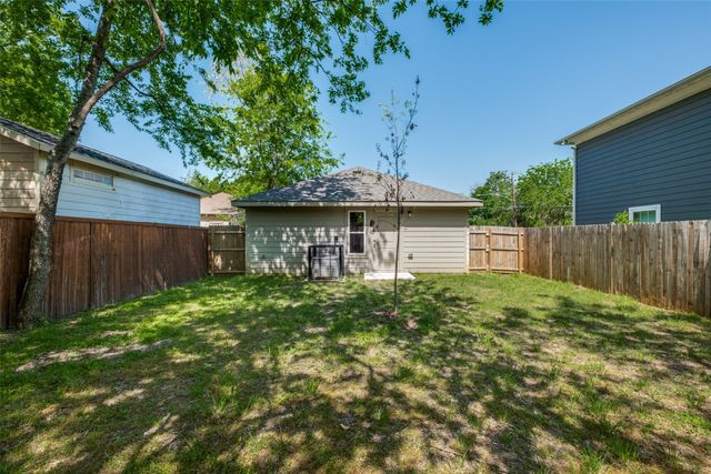 2424 Garden Drive, Dallas, TX 75215