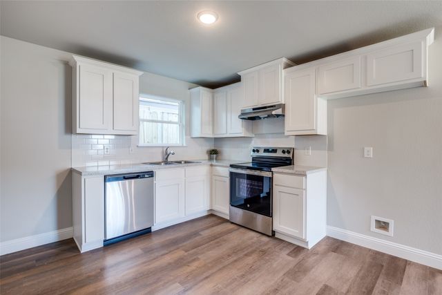 2424 Garden Drive, Dallas, TX 75215