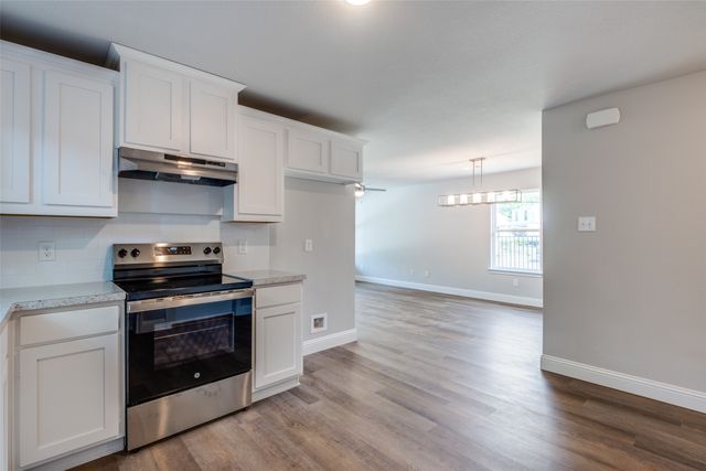 2424 Garden Drive, Dallas, TX 75215