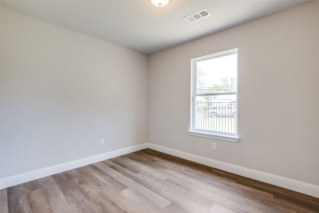 2424 Garden Drive, Dallas, TX 75215